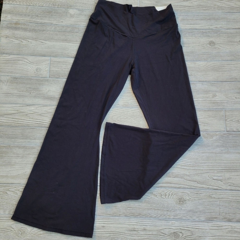 Offline by Aerie Real Me Flare Pants - Picture 1 of 4